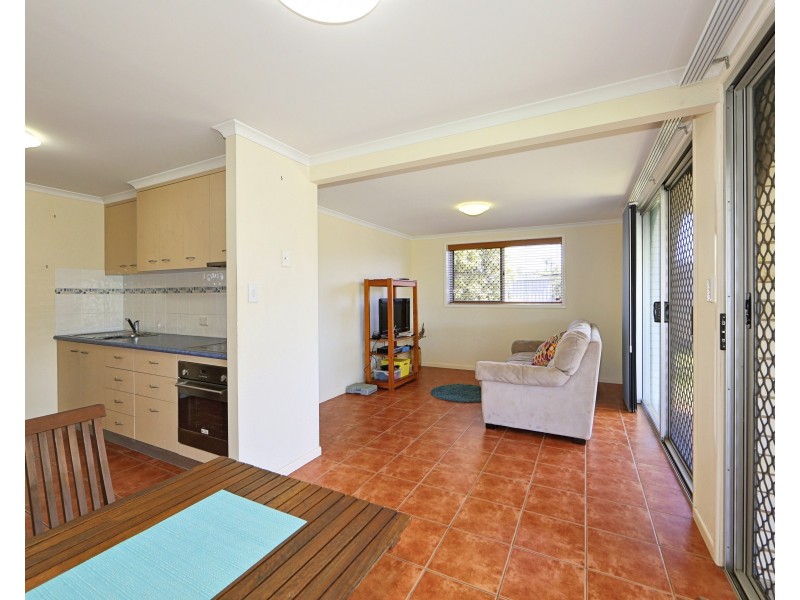 8 McGill Crescent, Avenell Heights QLD 4670