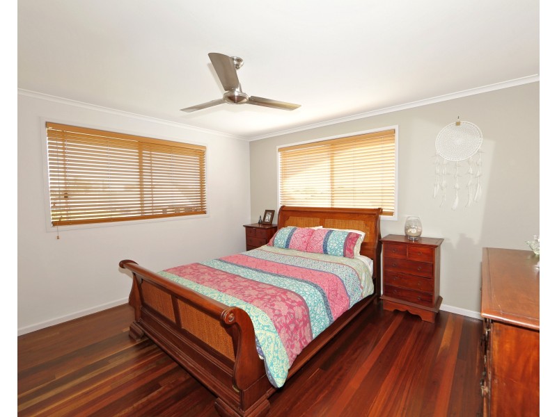 8 McGill Crescent, Avenell Heights QLD 4670