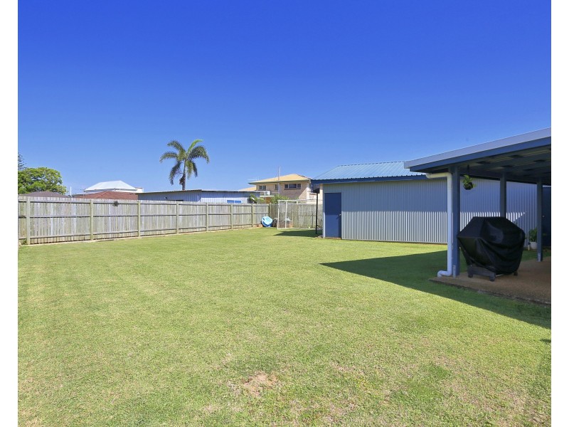 8 McGill Crescent, Avenell Heights QLD 4670