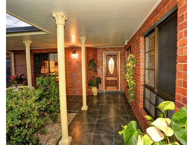 16-18 Heaps Street, Avenell Heights QLD 4670