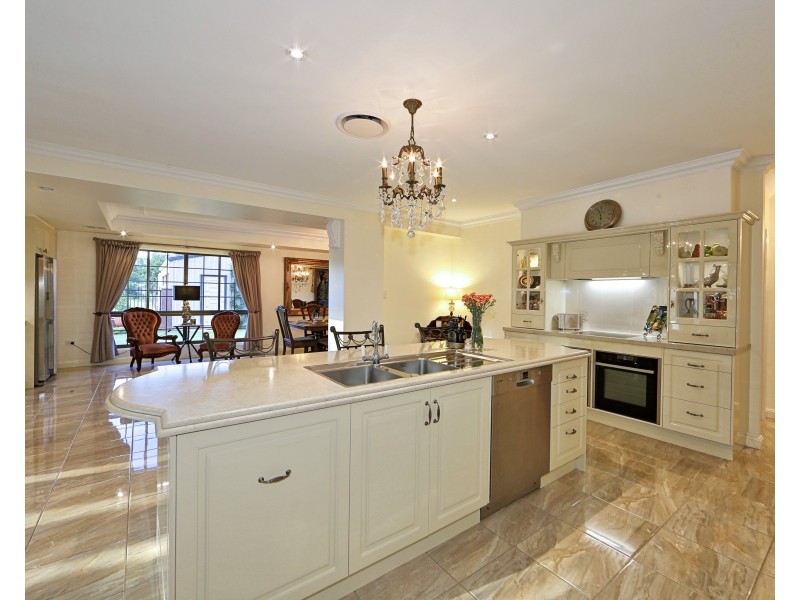 16-18 Heaps Street, Avenell Heights QLD 4670