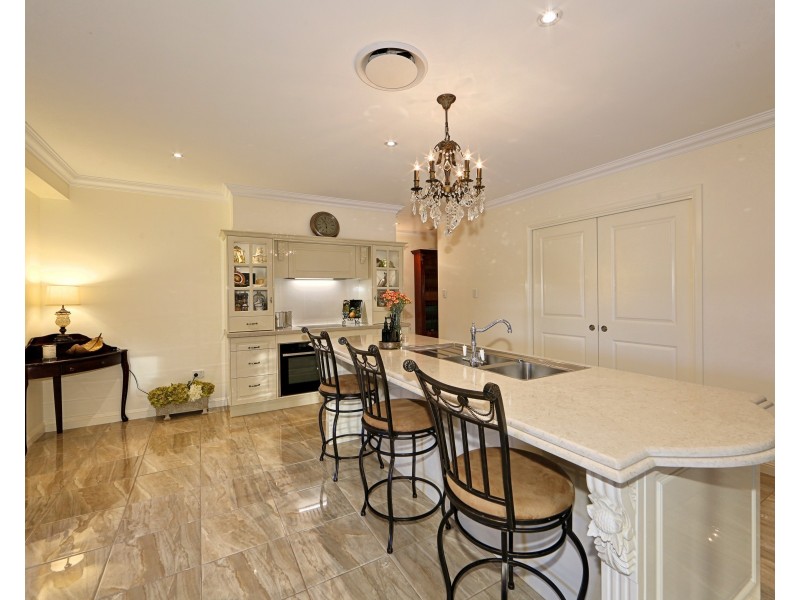 16-18 Heaps Street, Avenell Heights QLD 4670