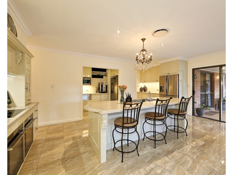 16-18 Heaps Street, Avenell Heights QLD 4670