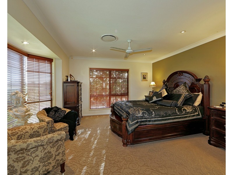 16-18 Heaps Street, Avenell Heights QLD 4670