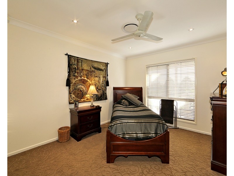 16-18 Heaps Street, Avenell Heights QLD 4670