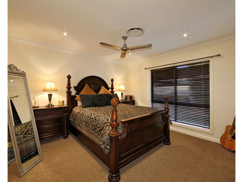 16-18 Heaps Street, Avenell Heights QLD 4670