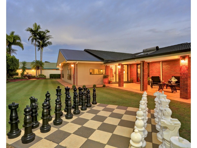 16-18 Heaps Street, Avenell Heights QLD 4670