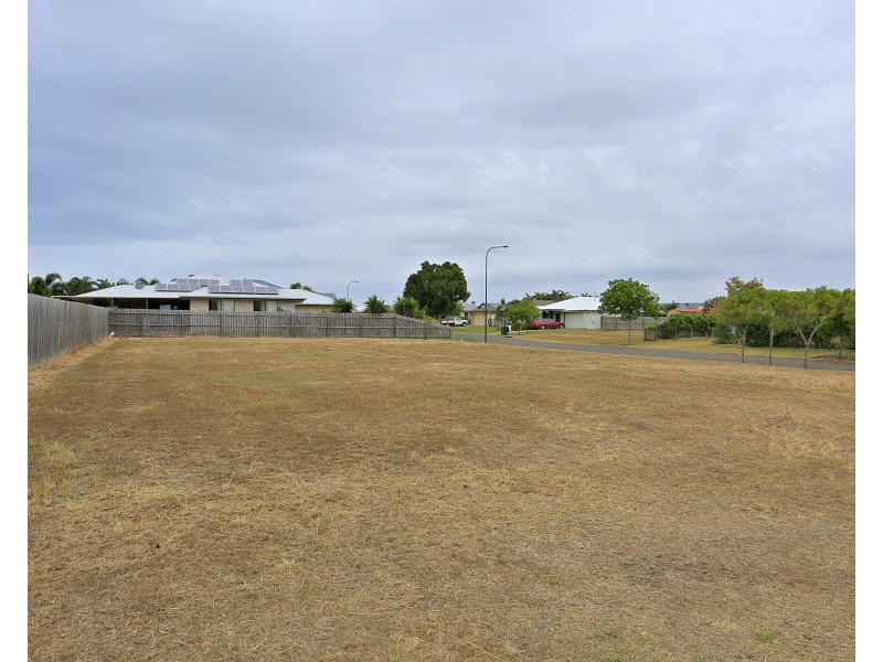 18 Back Hill Place, Coral Cove QLD 4670