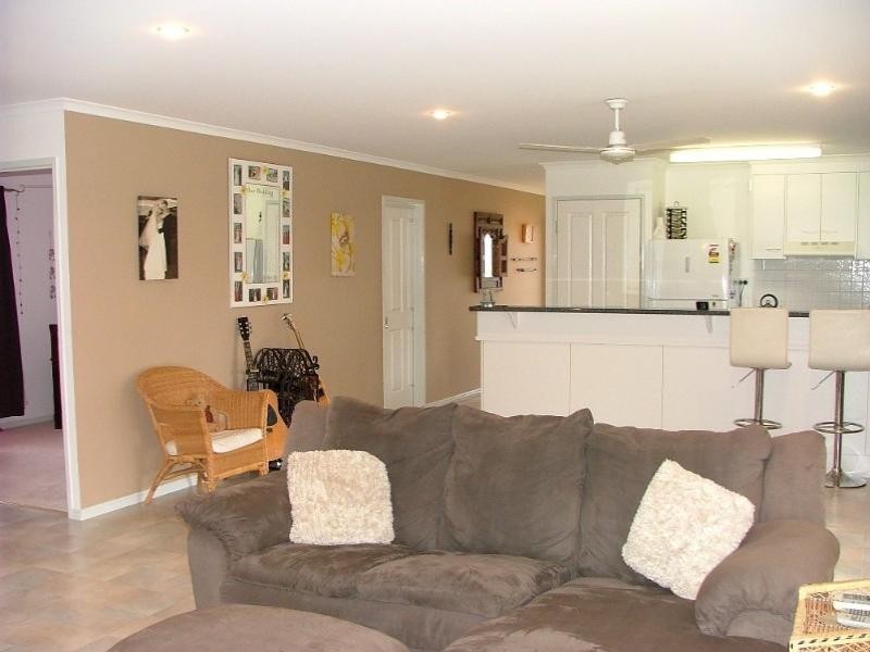 6 Settlers Court, Bargara QLD 4670