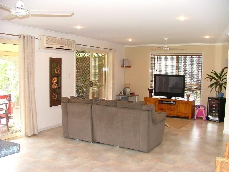 6 Settlers Court, Bargara QLD 4670