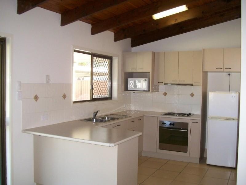 Avenell Heights QLD 4670