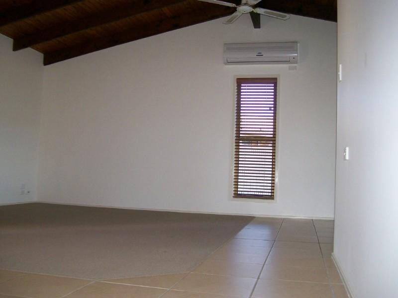 Avenell Heights QLD 4670