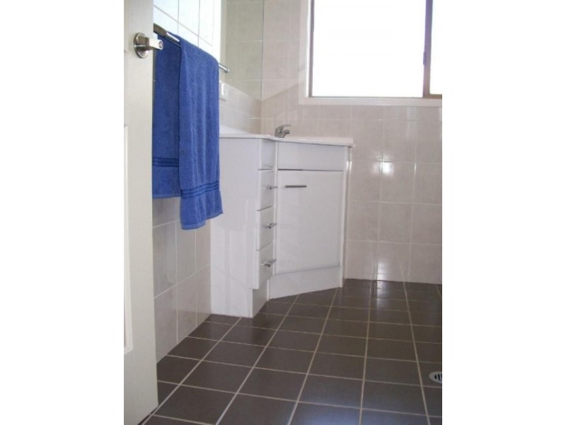 Avenell Heights QLD 4670