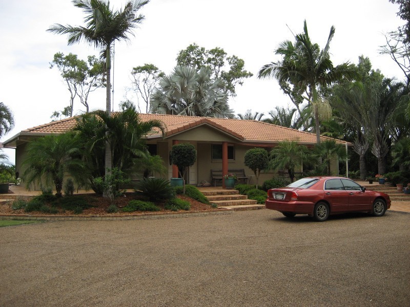 Moore Park Beach QLD 4670