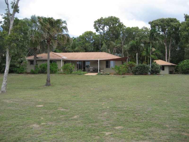 Moore Park Beach QLD 4670