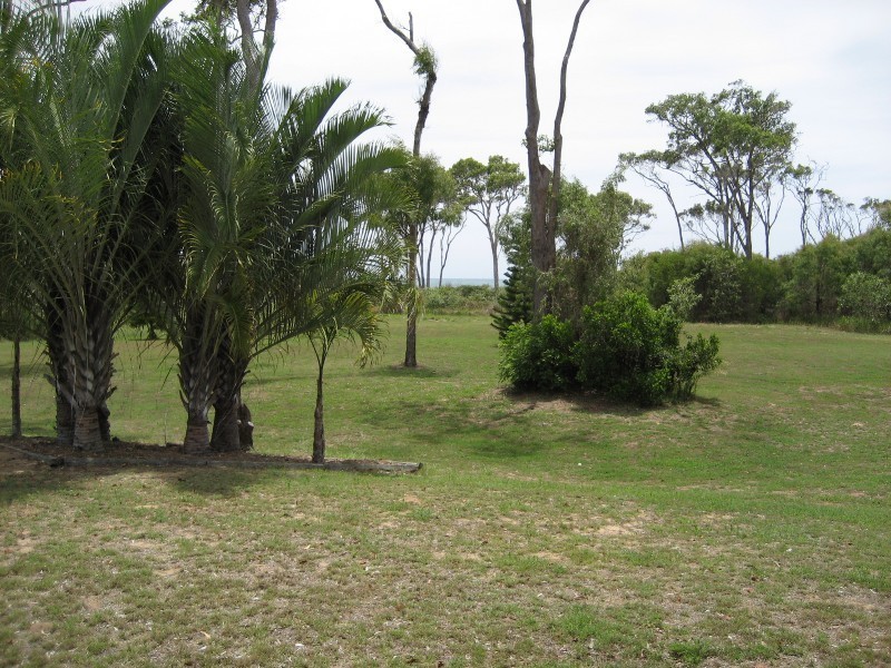 Moore Park Beach QLD 4670