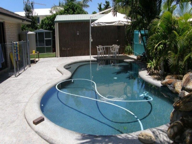 6 Cossart Crescent, Bargara QLD 4670