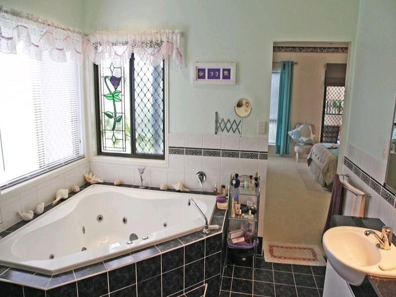 Coral Cove QLD 4670