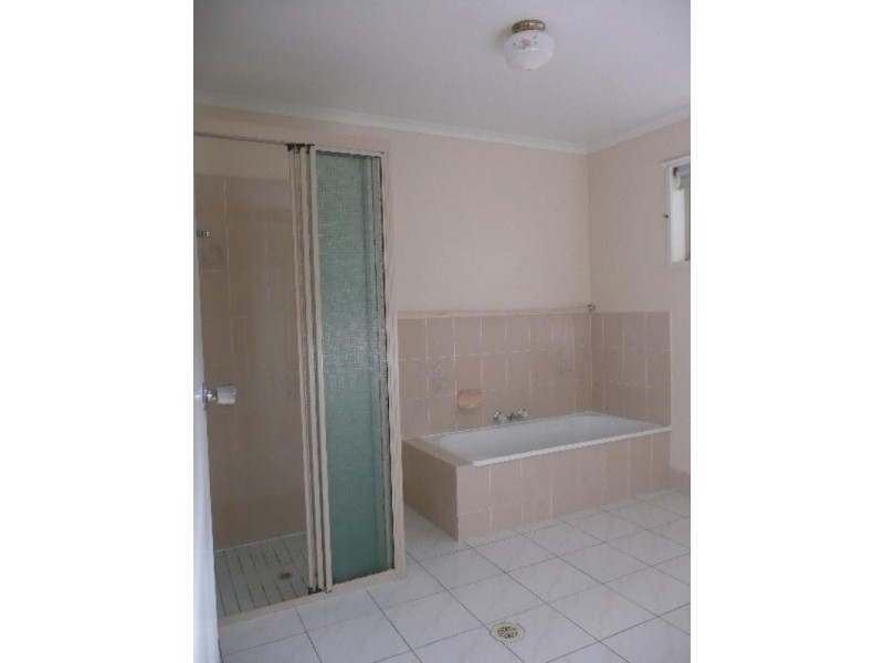 Innes Park QLD 4670