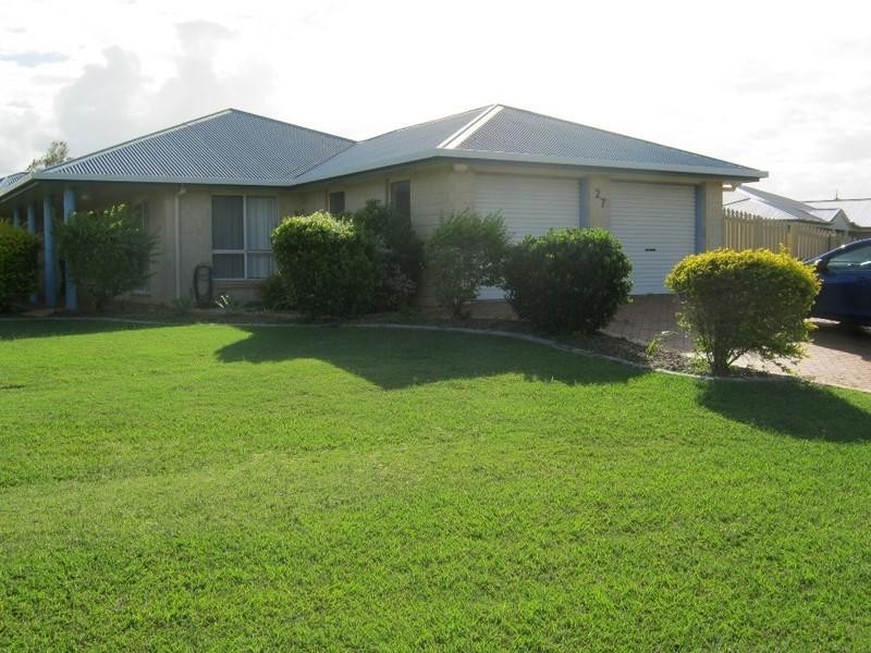 27 Peggy Drive, Coral Cove QLD 4670