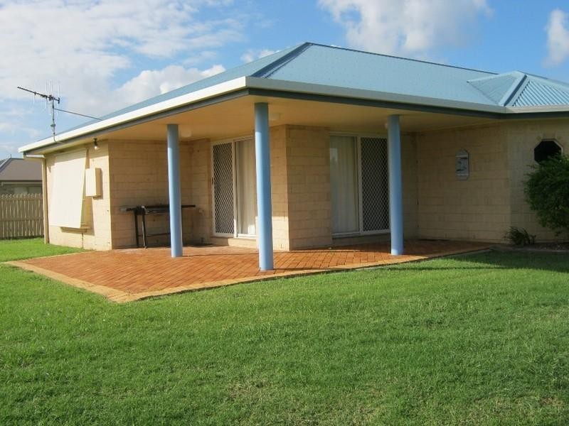 27 Peggy Drive, Coral Cove QLD 4670
