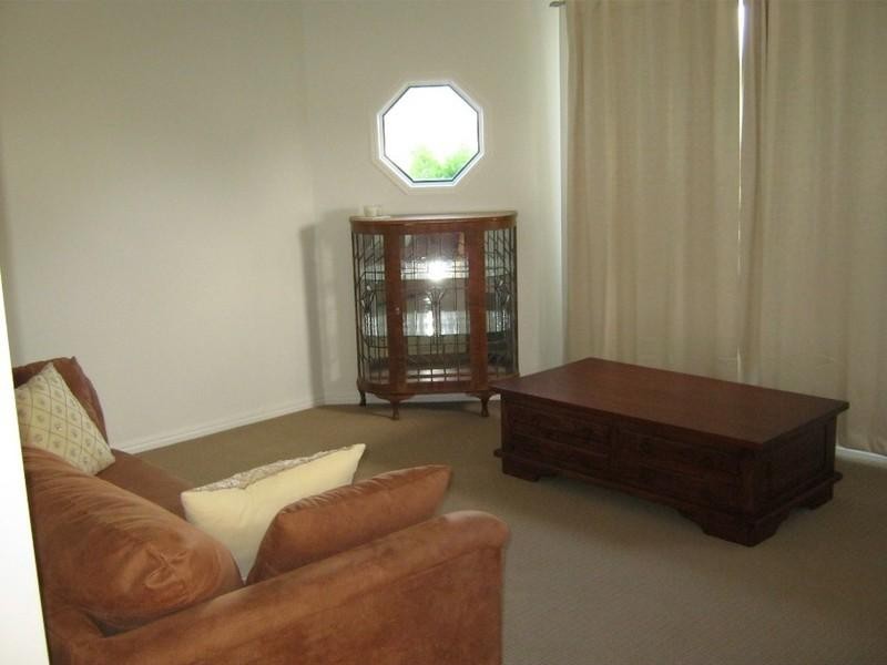 27 Peggy Drive, Coral Cove QLD 4670