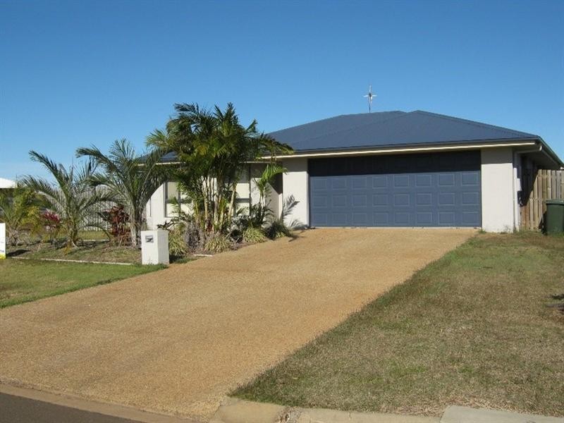 5 Peggy Drive, Coral Cove QLD 4670