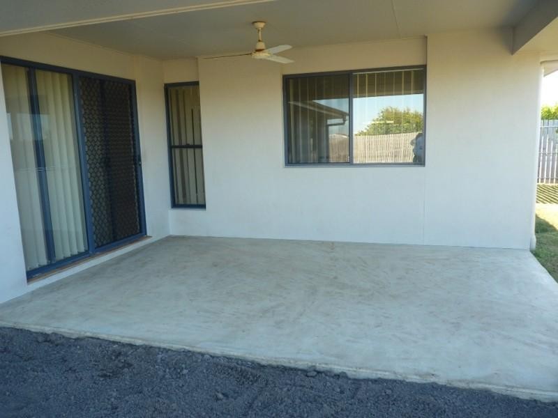 5 Peggy Drive, Coral Cove QLD 4670