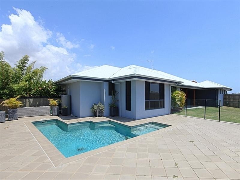 43 McCavanagh Street, Bargara QLD 4670