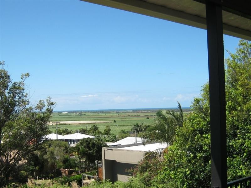 42 Linden Crescent, Qunaba QLD 4670