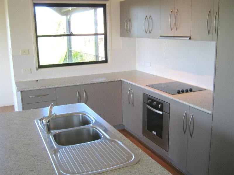 42 Linden Crescent, Qunaba QLD 4670