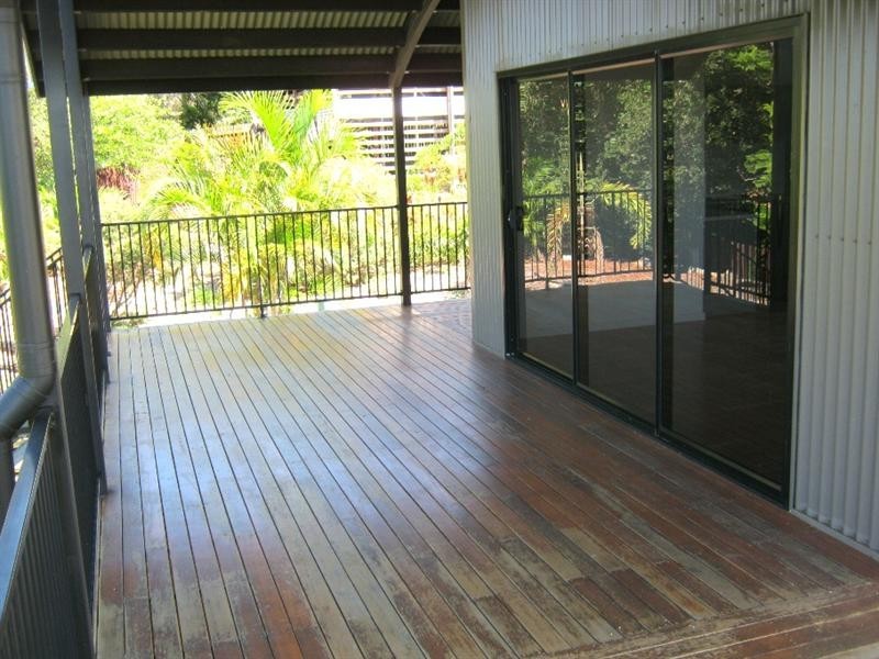 42 Linden Crescent, Qunaba QLD 4670