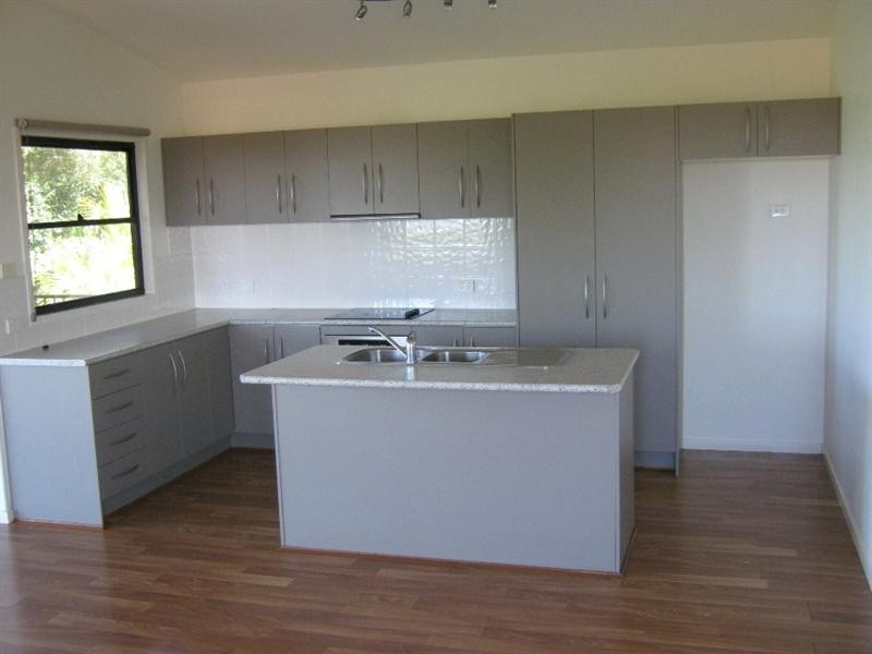 42 Linden Crescent, Qunaba QLD 4670