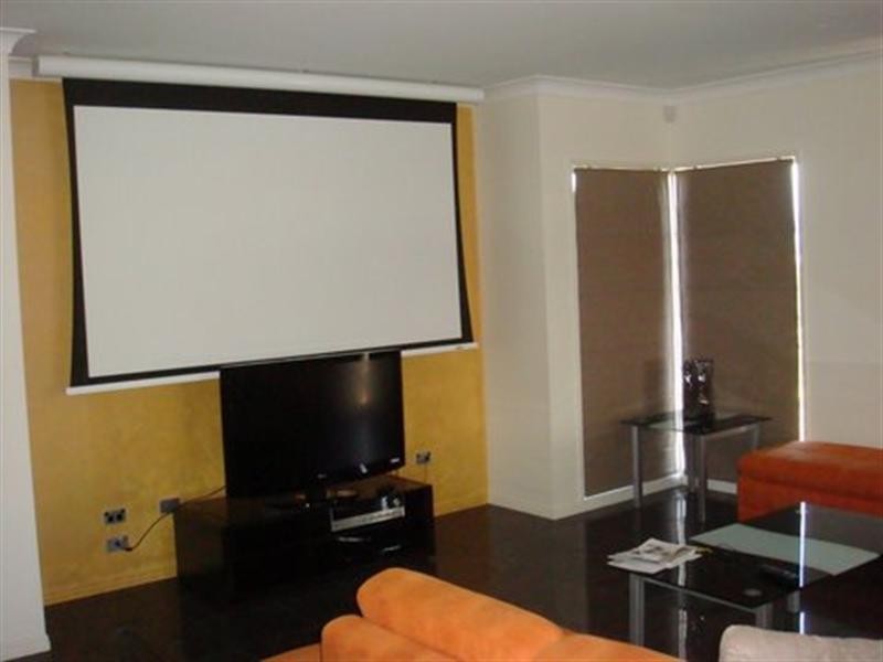 1 Rule Street, Elliott Heads QLD 4670