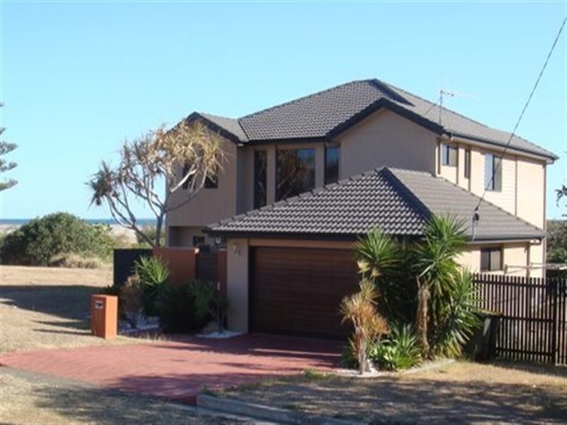 1 Rule Street, Elliott Heads QLD 4670