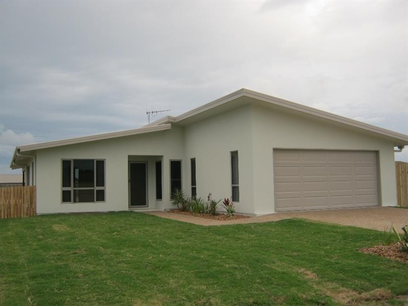 8 Avalon Street, Burnett Heads QLD 4670