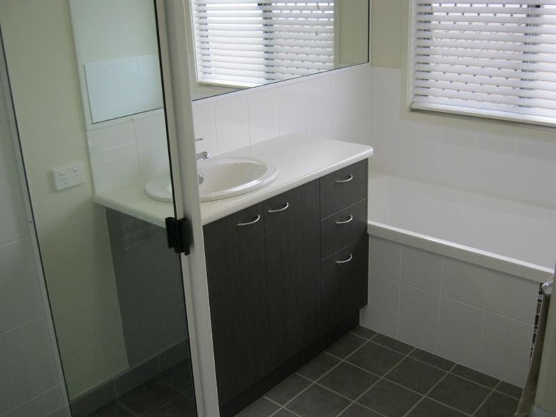 8 Avalon Street, Burnett Heads QLD 4670