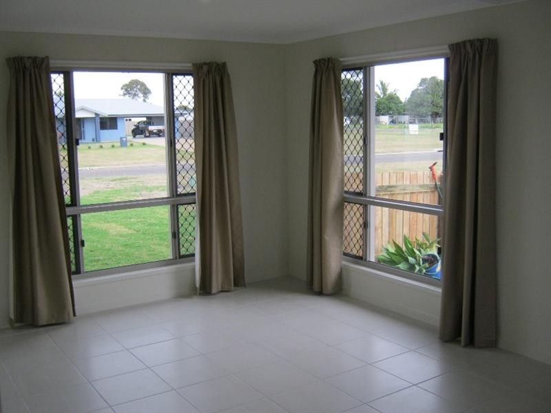 8 Avalon Street, Burnett Heads QLD 4670