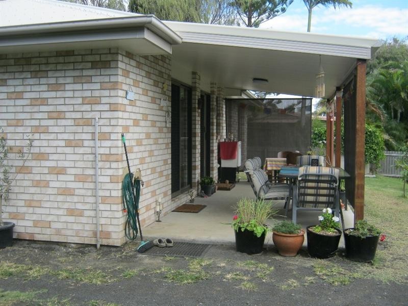 6 Bisdee Street, Coral Cove QLD 4670