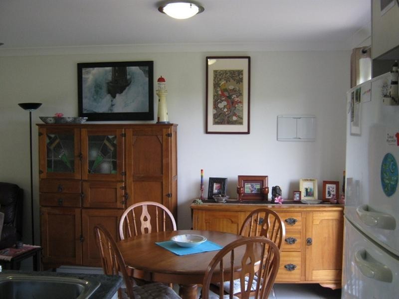 6 Bisdee Street, Coral Cove QLD 4670