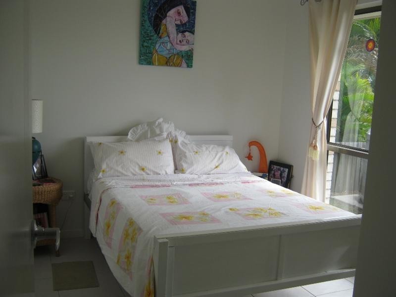 6 Bisdee Street, Coral Cove QLD 4670