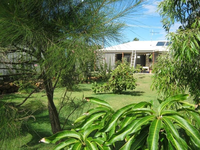 6 Bisdee Street, Coral Cove QLD 4670