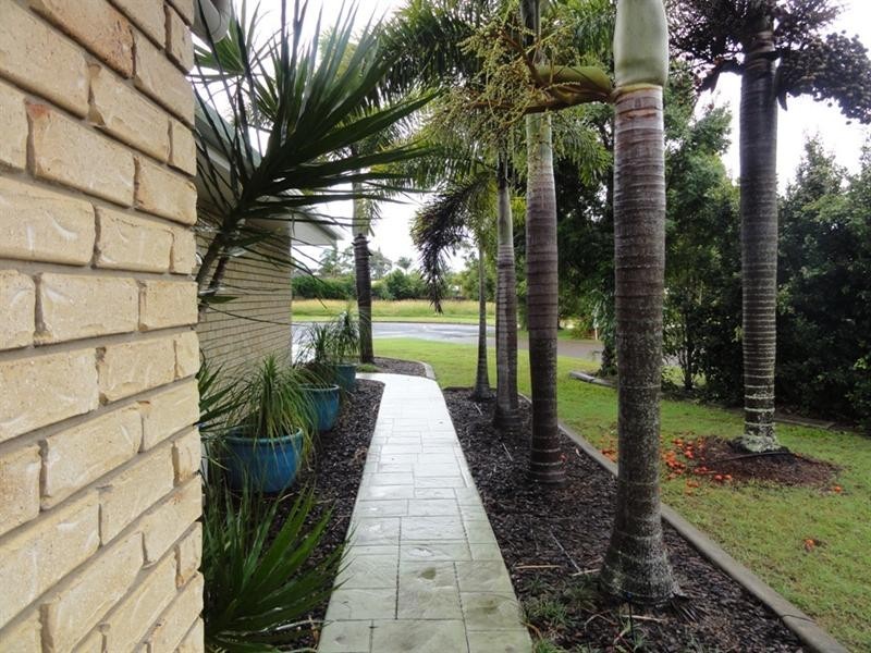 9 Cossart Crescent, Bargara QLD 4670