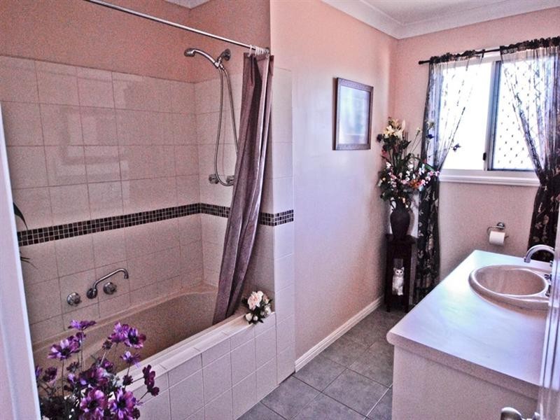 6 Tori Place, Innes Park QLD 4670