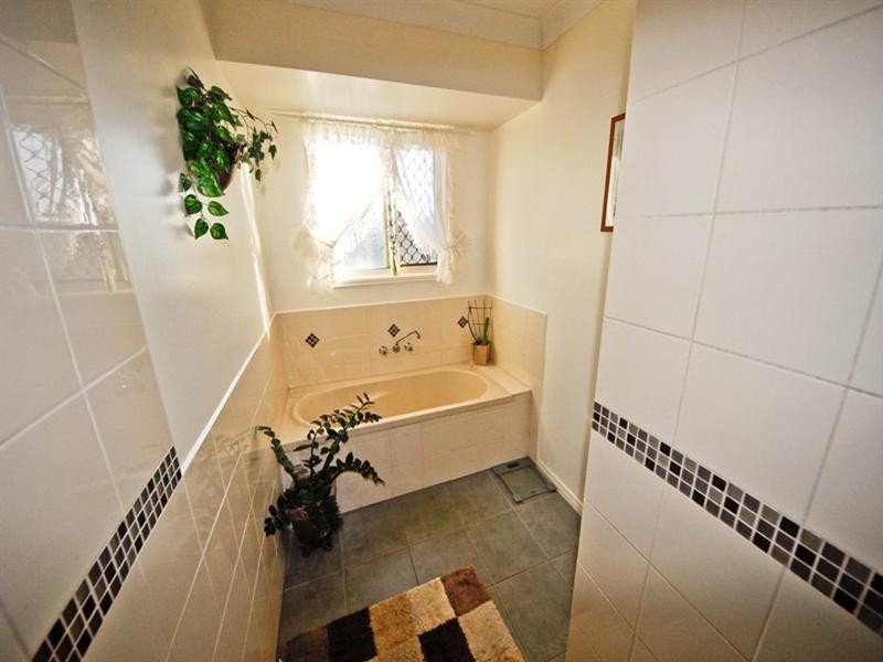 6 Tori Place, Innes Park QLD 4670