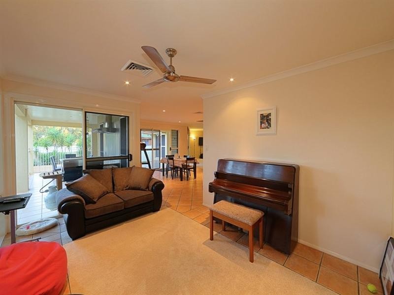 6 Lathouras Court, Bundaberg South QLD 4670
