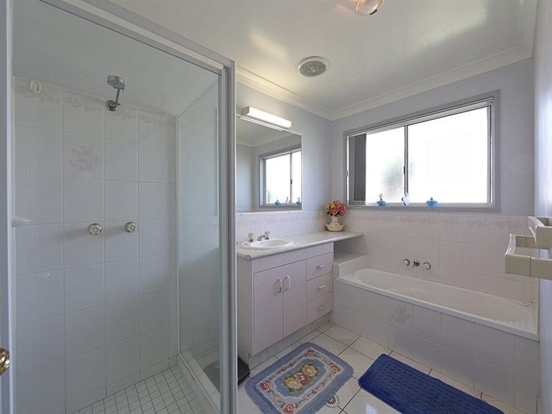 11 Shoreline Crescent, Bargara QLD 4670
