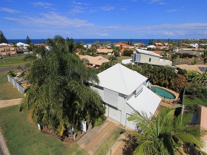 15 Wilfred Street, Bargara QLD 4670