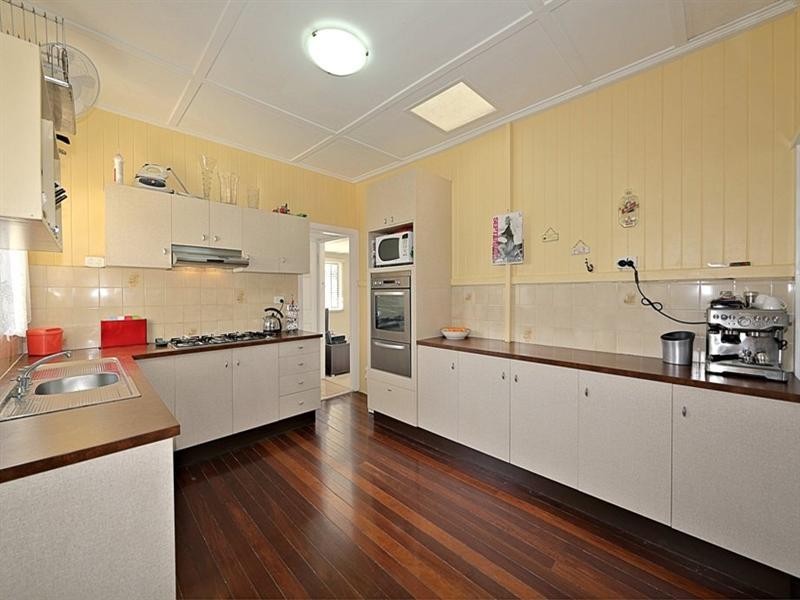 15 Hurst Street, Walkervale QLD 4670