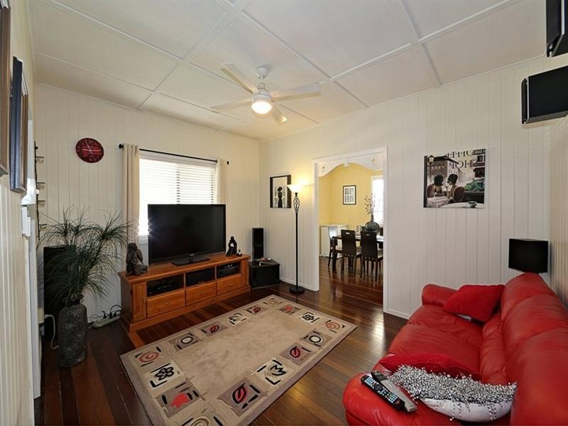 15 Hurst Street, Walkervale QLD 4670